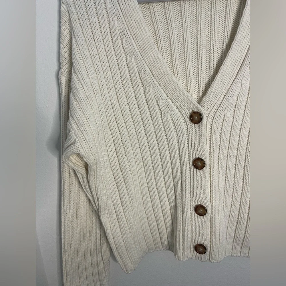✨ A New Day Cream Button Front Knit Cardigan (M) - Picture 3 of 5